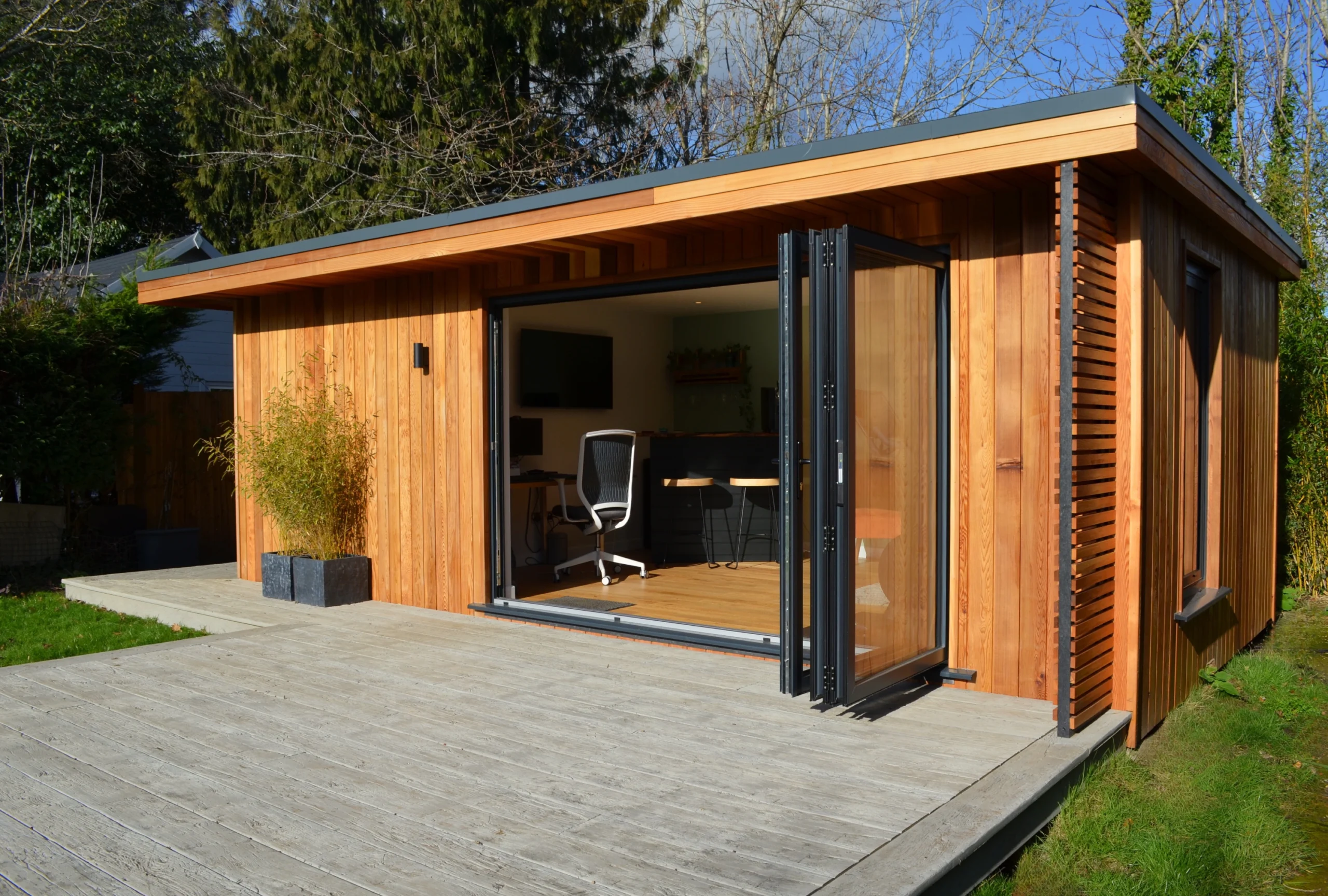 Stunning garden room built in Sevenoaks, Kent by Mypods