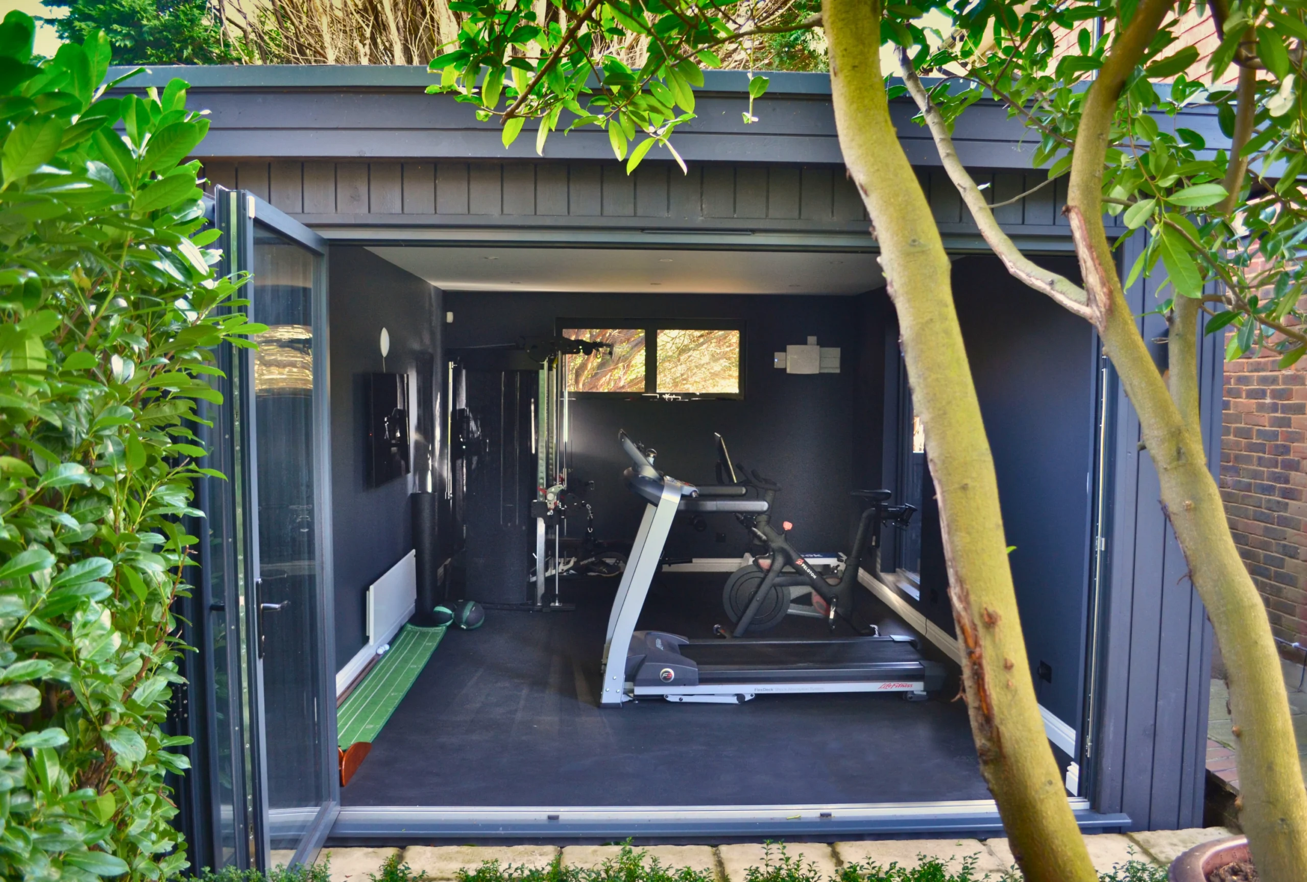 Mypods garden room bespoke garden gym in Sevenoaks