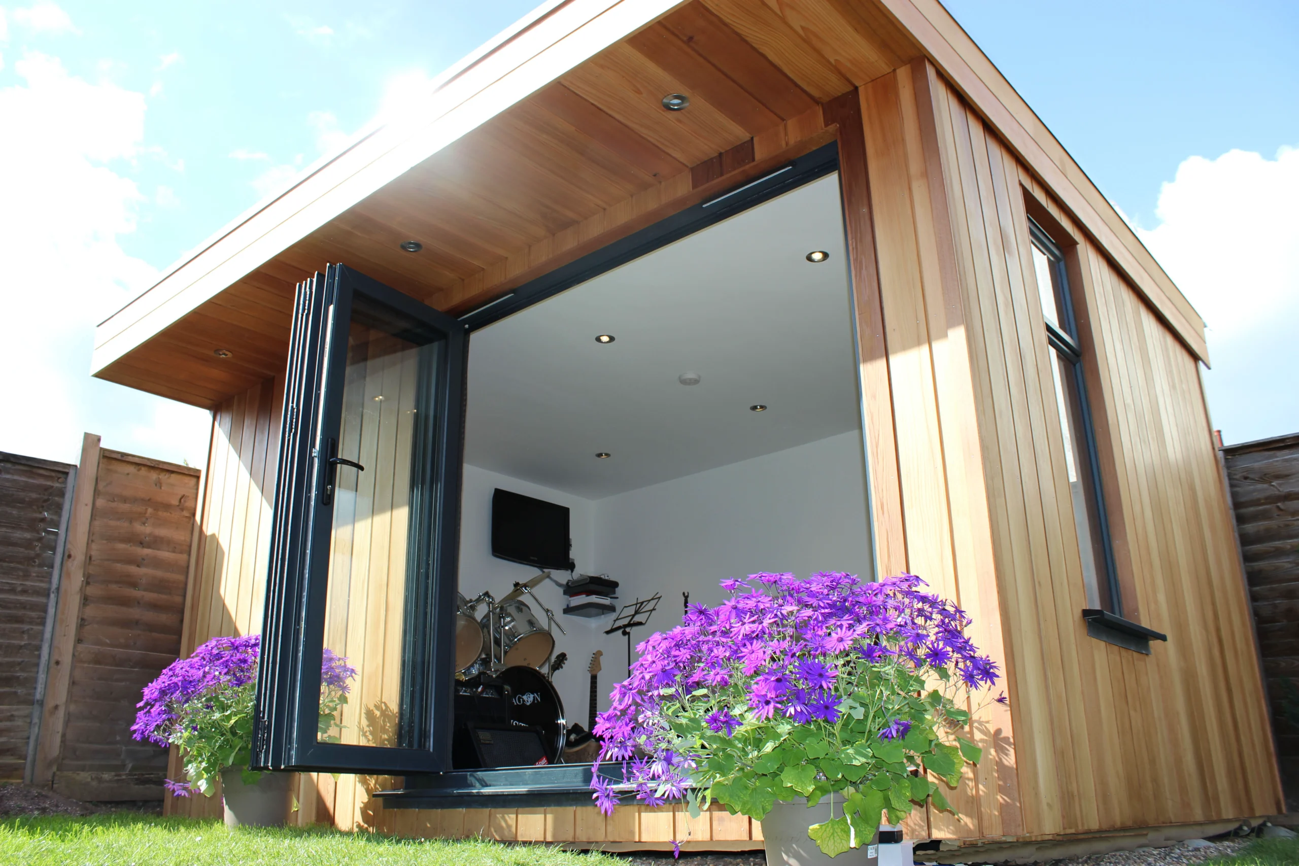 Music room garden studio built by Mypods for a client in Berkshire